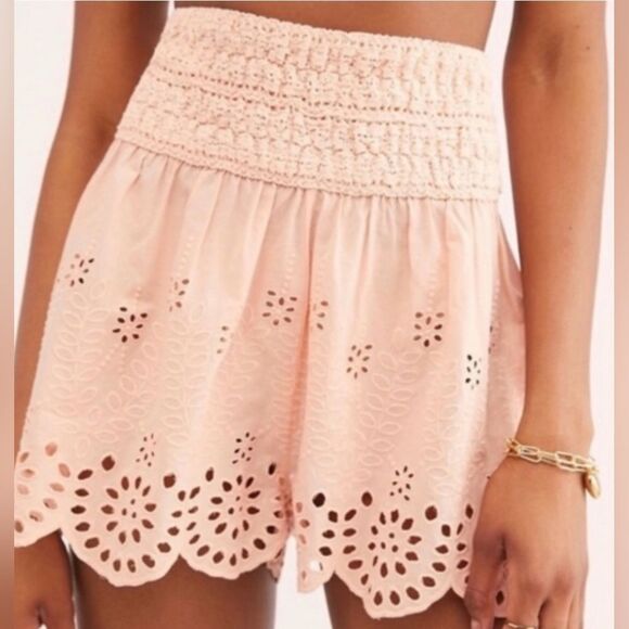 🔹️Free People Peach "Elena" Embroidered Eyelet Scalloped Hem Shorts Medium - Picture 1 of 9